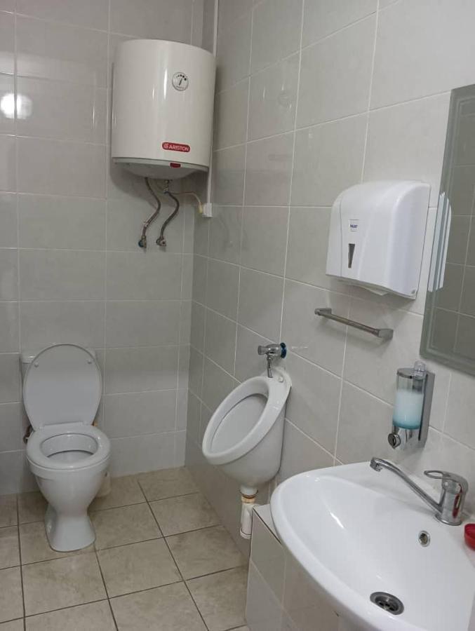 Bekbro Hostel Bishkek Bagian luar foto