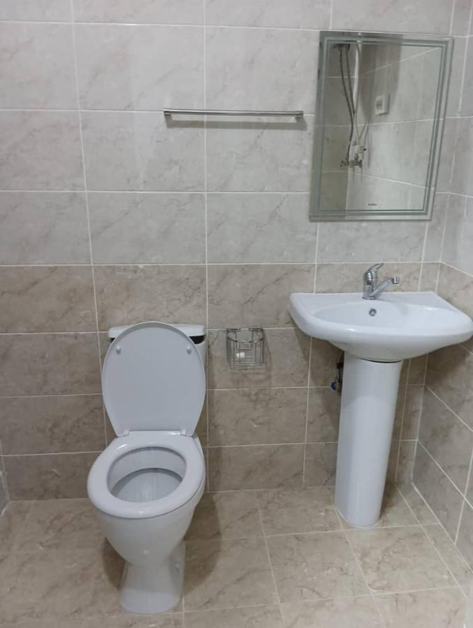 Bekbro Hostel Bishkek Bagian luar foto